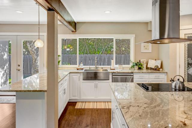 15410 Oak Hills Drive, Salinas CA: https://media.crmls.org/mediaz/3a0e8e03-2f83-4b65-a761-fdf2ccd263bd.jpg