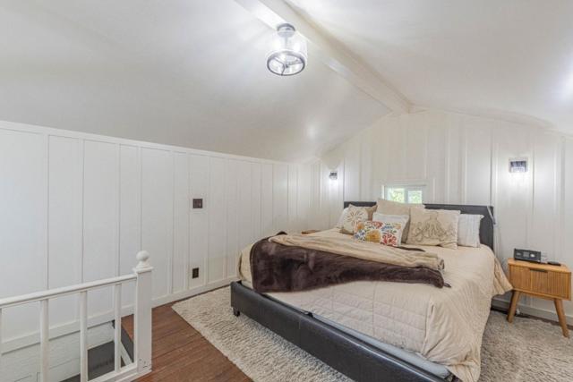 25949 Deer Run Lane, Salinas CA: https://media.crmls.org/mediaz/3a0ef689-8570-488a-ac25-2807f7f56fb2.jpg