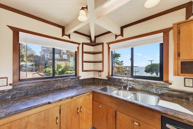 1 Gray Way, Watsonville CA: https://media.crmls.org/mediaz/3a0f6c08-4493-469d-922f-1d31f709c38e.jpg