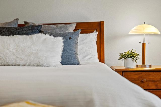 1881 Chantilly Lane, Hayward CA: https://media.crmls.org/mediaz/3a0fb5ff-d6aa-4375-bd3a-27dd80003cc3.jpg