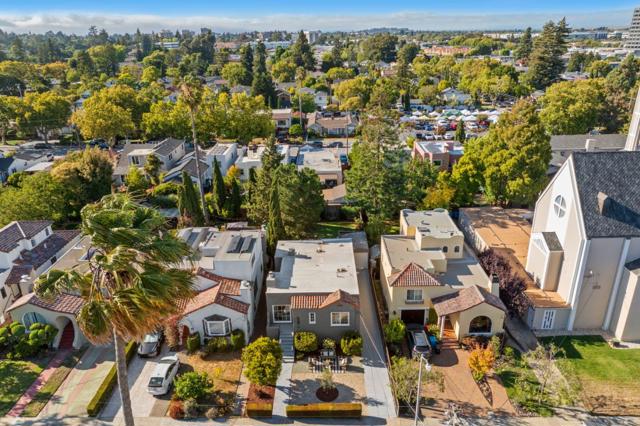 220 26th Avenue, San Mateo CA: https://media.crmls.org/mediaz/3a107b4b-5c5b-4431-bdea-47712d37628f.jpg