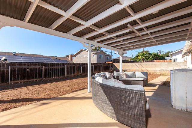 1256 TANGERINE ST, El Cajon CA: https://media.crmls.org/mediaz/3a10dc0a-6b14-4bf8-88b2-59303035910d.jpg