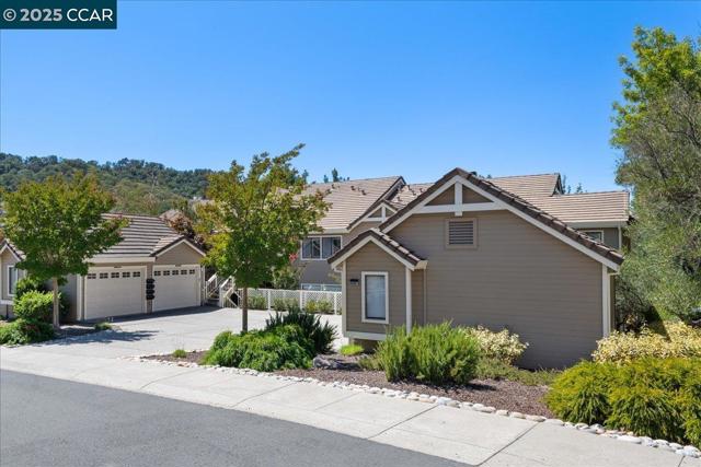 5501 Terra Granada Dr, Walnut Creek CA: https://media.crmls.org/mediaz/3a10fbc4-a616-4004-8f77-e538a26efac1.jpg