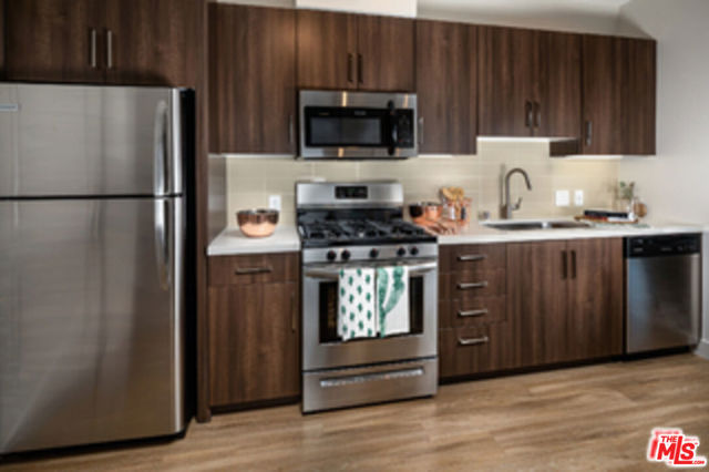 687 S Hobart Boulevard, Los Angeles CA: https://media.crmls.org/mediaz/3a12370e-67ec-49b8-8ffc-1688a62cea5e.jpg