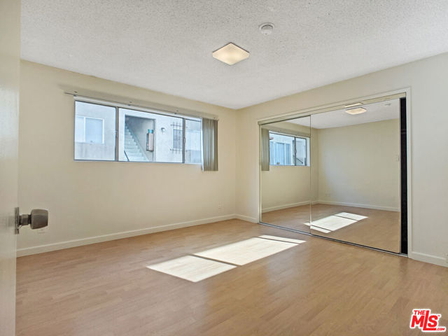 440 Raymond Avenue, Santa Monica CA: https://media.crmls.org/mediaz/3a126ae1-0383-4e7e-a0aa-c5061cf72e6c.jpg