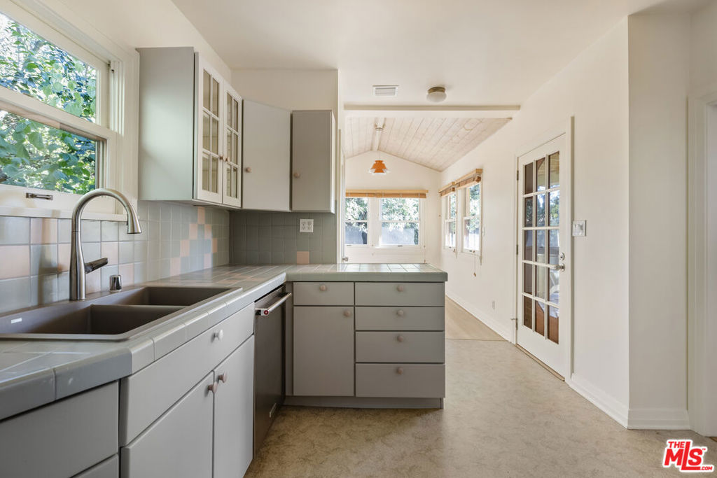MLS #26856335 image #32