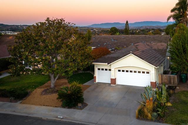 Detail Gallery Image 2 of 57 For 5166 via Portola, Oceanside,  CA 92057 - 4 Beds | 3 Baths