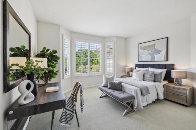 910 Governors Bay Drive, Redwood City CA: https://media.crmls.org/mediaz/3a12c436-561e-4e59-894d-2e8c64a36ee0.jpg