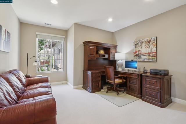 132 Victoria Pl, Danville CA: https://media.crmls.org/mediaz/3a13a73c-29c4-4a19-b71c-6a9669670073.jpg
