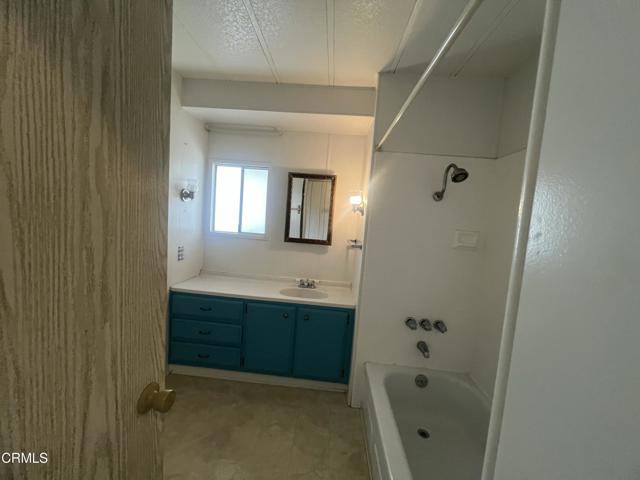 Detail Gallery Image 8 of 10 For 1150 Ventura Bld #25,  Camarillo,  CA 93010 - 2 Beds | 2 Baths