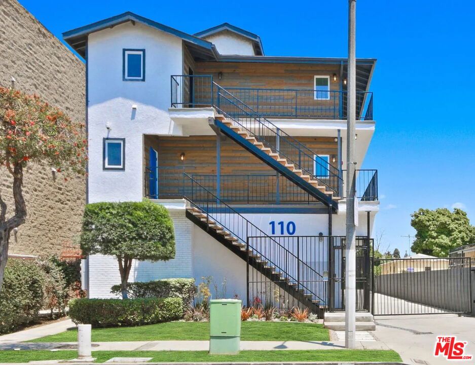 110 S Eucalyptus Avenue #3