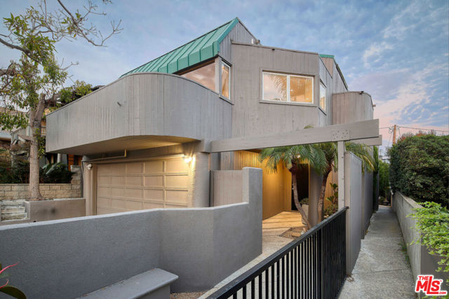 253 Fairview Street, Laguna Beach CA: https://media.crmls.org/mediaz/3a171c7c-e043-4811-a65a-9f37e520251a.jpg