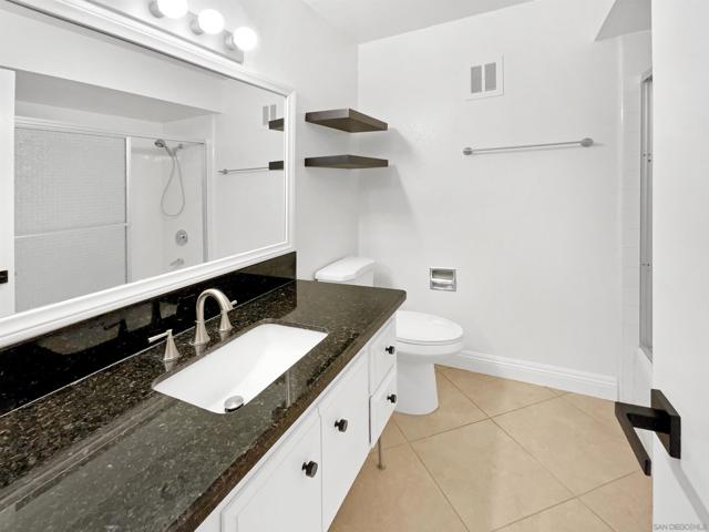 620 W Solana Cir, Solana Beach CA: https://media.crmls.org/mediaz/3a1776fe-fd3c-4afc-b8cd-9c667c9cd838.jpg