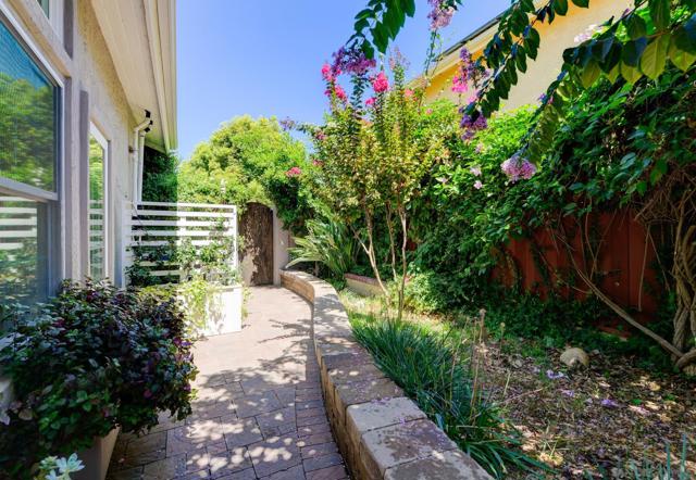 13433 Little Dawn Ln, Poway CA: https://media.crmls.org/mediaz/3a177778-5396-409e-884e-c29123e501b1.jpg