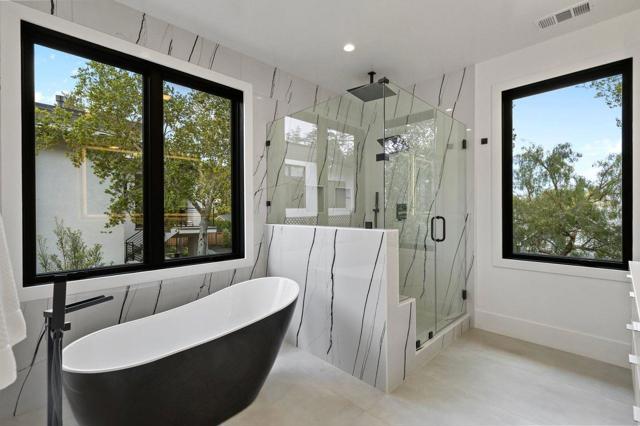 18061 Saratoga Los Gatos Road, Monte Sereno CA: https://media.crmls.org/mediaz/3a177ead-acf3-44c7-88af-e940dbacf891.jpg