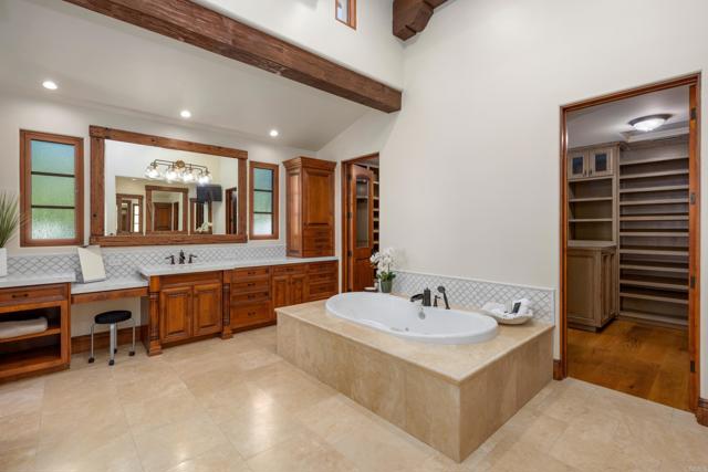 Detail Gallery Image 26 of 31 For 8136 Entrada De Luz, San Diego,  CA 92127 - 5 Beds | 5/2 Baths