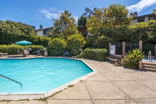 8880 Villa La Jolla Dr, La Jolla CA: https://media.crmls.org/mediaz/3a17ff1b-6b60-495b-814b-dc9d2c26a564.jpg