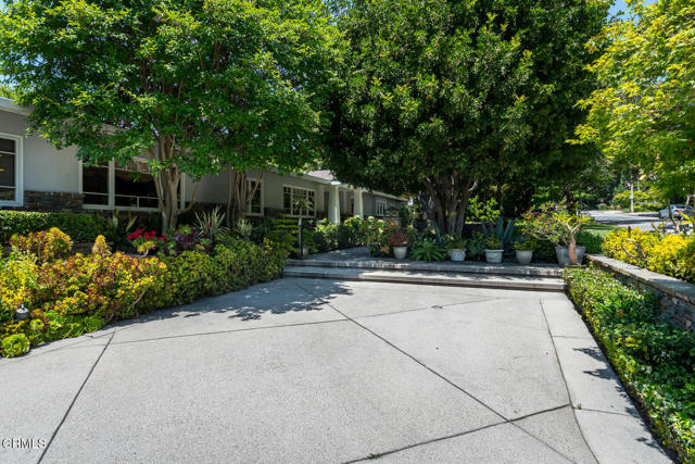 Detail Gallery Image 37 of 42 For 4409 Encinas Dr, La Canada Flintridge,  CA 91011 - 5 Beds | 4 Baths