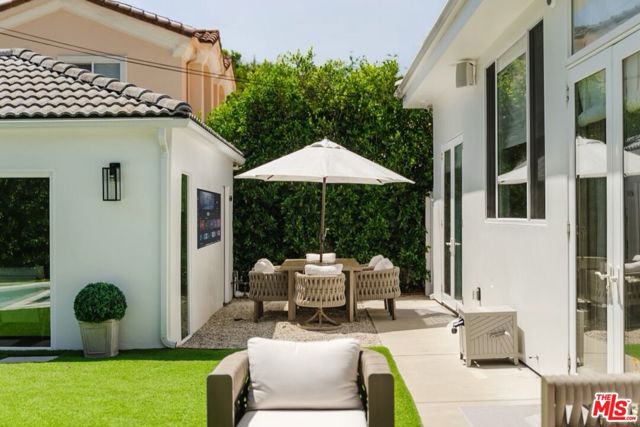 4508 Vesper Avenue, Sherman Oaks CA: https://media.crmls.org/mediaz/3a181e46-5f02-4dda-abb6-983466afd6fd.jpg