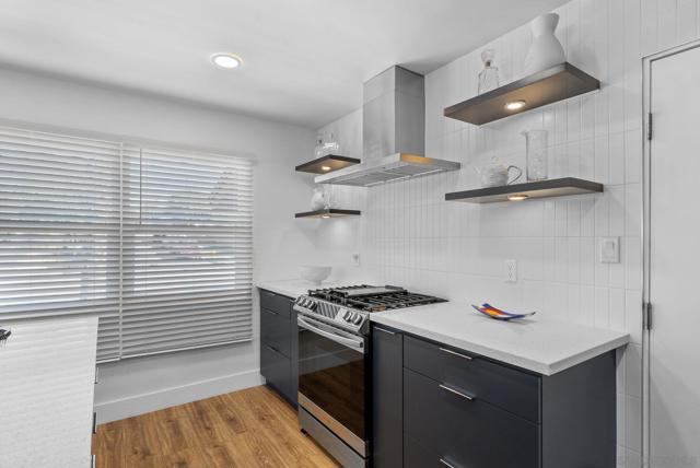 2702 Ridge View Dr, San Diego CA: https://media.crmls.org/mediaz/3a183c9c-4283-40f9-8084-525d331bf847.jpg