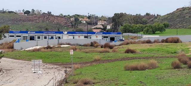 91 Magellan Street, Thousand Oaks CA: https://media.crmls.org/mediaz/3a186320-a623-4c95-b7ad-bf8fc40f0fbd.jpg