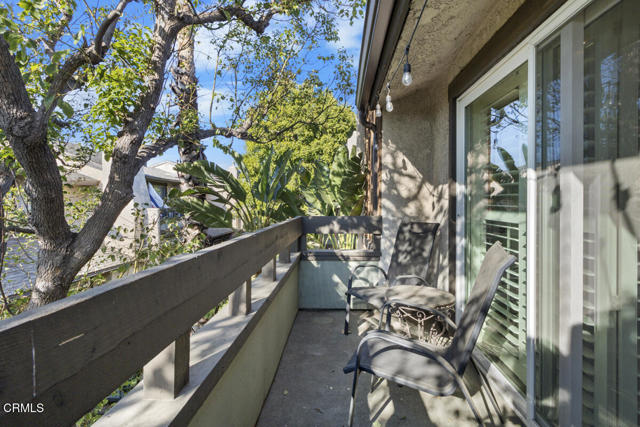 Detail Gallery Image 20 of 31 For 13561 Valerio St a,  Van Nuys,  CA 91405 - 3 Beds | 3 Baths