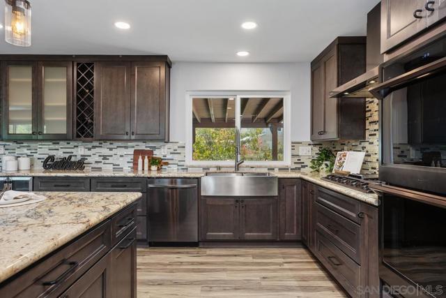14210 Tierra Bonita Road, Poway CA: https://media.crmls.org/mediaz/3a1966b6-08b1-481f-84f4-2ae8506218dc.jpg