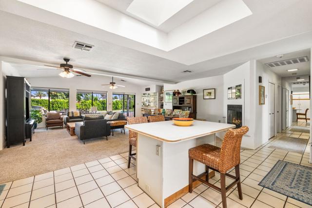 42905 Texas Avenue, Palm Desert CA: https://media.crmls.org/mediaz/3a197b89-8478-45c5-9c10-ede50b45bc4b.jpg