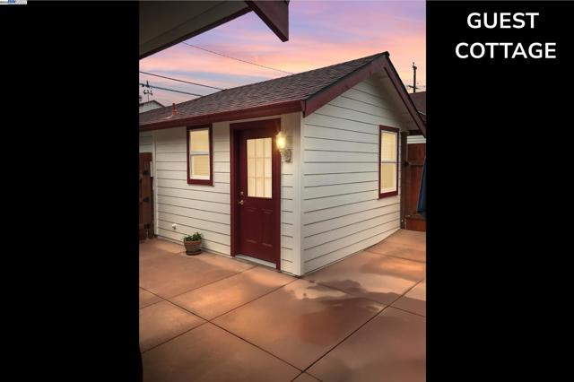 507 Maple St, Livermore CA: https://media.crmls.org/mediaz/3a1a52dc-7807-41fc-b690-00c3a96d9429.jpg