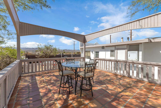 5797 Linda Lee Drive, Yucca Valley CA: https://media.crmls.org/mediaz/3a1a7587-23b4-4c76-910a-ac39d7690346.jpg