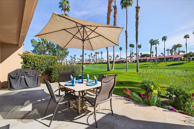 76205 Impatiens Circle, Palm Desert CA: https://media.crmls.org/mediaz/3a1b10cf-eebd-4717-8f3a-a0488360d937.jpg