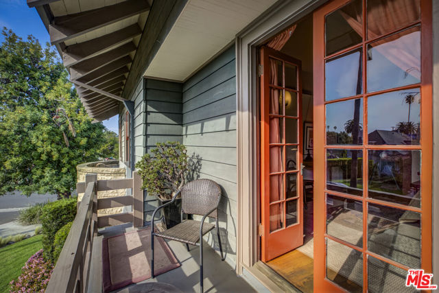 2102 W 24th Street, Los Angeles CA: https://media.crmls.org/mediaz/3a1c90e6-3685-418f-b518-040a01a1d638.jpg