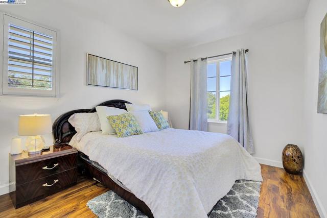 200 ARDEN CT, San Ramon CA: https://media.crmls.org/mediaz/3a1cb2fc-ca4c-4ee8-b58c-2bc77d0cbdb7.jpg