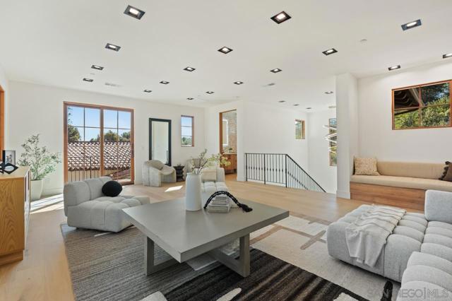 5758 Las Palomas, Rancho Santa Fe CA: https://media.crmls.org/mediaz/3a1d2b95-1891-453f-bab0-72974993d0fd.jpg