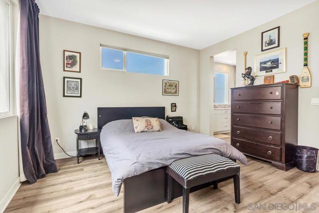 722 Anchor Ct, Chula Vista CA: https://media.crmls.org/mediaz/3a1ea20c-6496-4bc2-b053-95853dd3a6c6.jpg