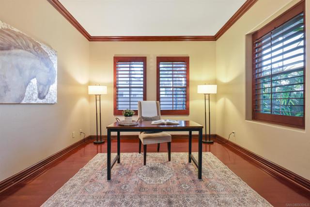 7424 La Mantanza, San Diego CA: https://media.crmls.org/mediaz/3a1edda5-5c2c-48a9-b5c3-48c789359240.jpg