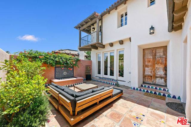 331 S Medio Drive, Los Angeles CA: https://media.crmls.org/mediaz/3a1f3d35-2a12-40f7-8ac8-9050c14ab4b0.jpg