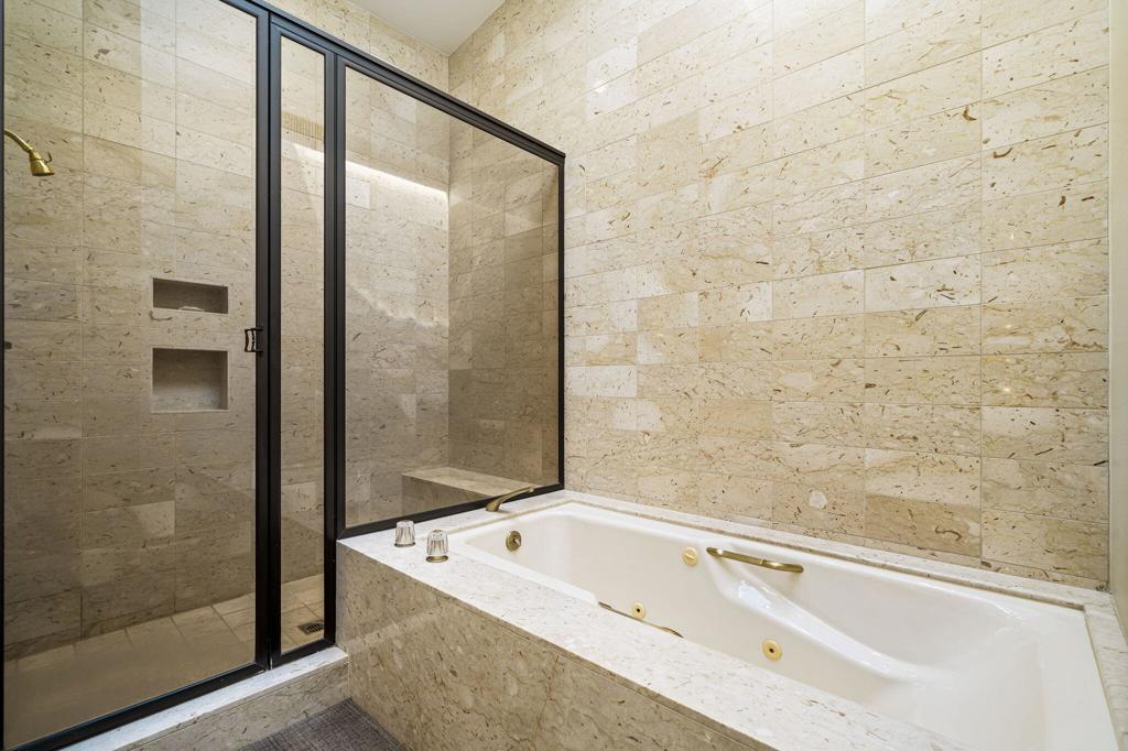 MLS #219136002DA image #19