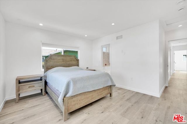14642 Runnymede Street, Van Nuys CA: https://media.crmls.org/mediaz/3a1f6403-67c6-4801-b741-0ffbb6acc70a.jpg
