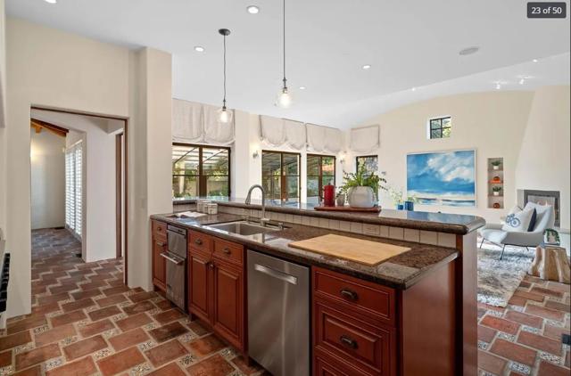 1189 Hamilton Avenue, Palo Alto CA: https://media.crmls.org/mediaz/3a2085db-fd18-41db-8c3e-d91bb11961b0.jpg