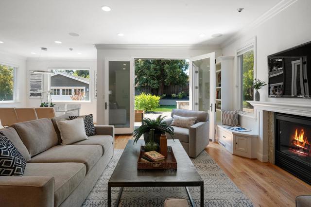 1509 Los Montes Drive, Burlingame CA: https://media.crmls.org/mediaz/3a20878c-559c-4ae4-b9d6-8eb0da6f24ff.jpg