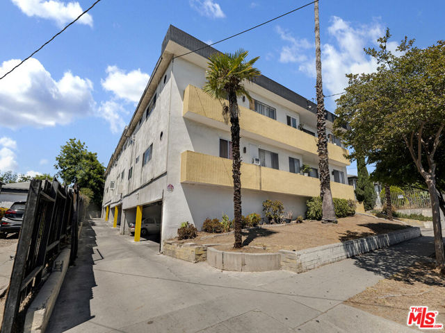 5623 Meridian Street, Los Angeles CA: https://media.crmls.org/mediaz/3a209aca-2e62-4512-b414-11b0b571c799.jpg