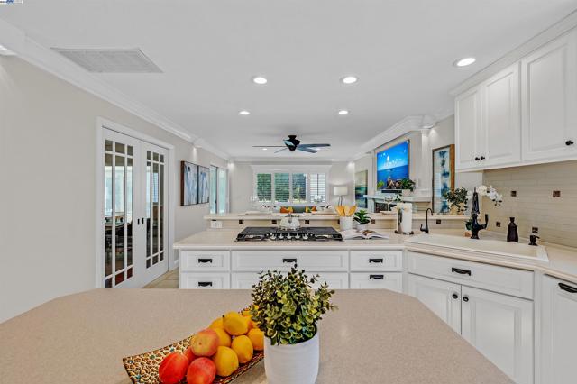4208 Garland Dr, Fremont CA: https://media.crmls.org/mediaz/3a20aad7-ee13-4f18-8ab5-5f3640012691.jpg