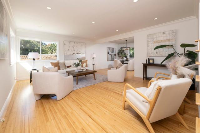 1035 Valota Road, Redwood City CA: https://media.crmls.org/mediaz/3a20b4ff-fac1-4454-9642-698add044fc8.jpg