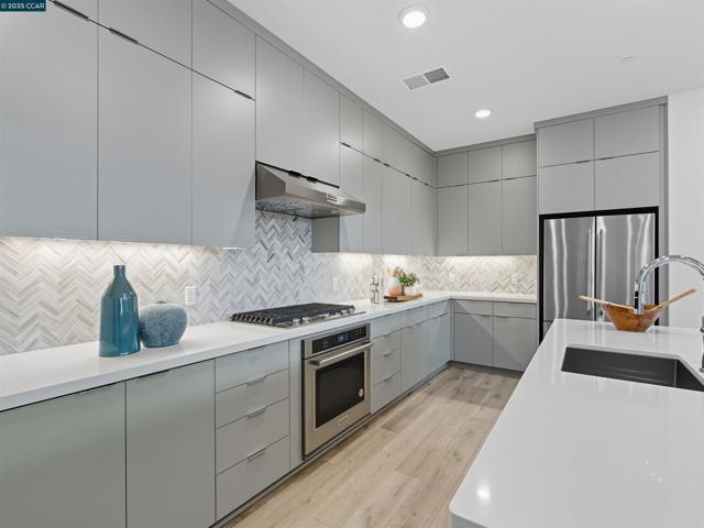 44862 S Grimmer Blvd, Fremont CA: https://media.crmls.org/mediaz/3a21da02-8f1a-4658-81c8-fee43c06ccd3.jpg