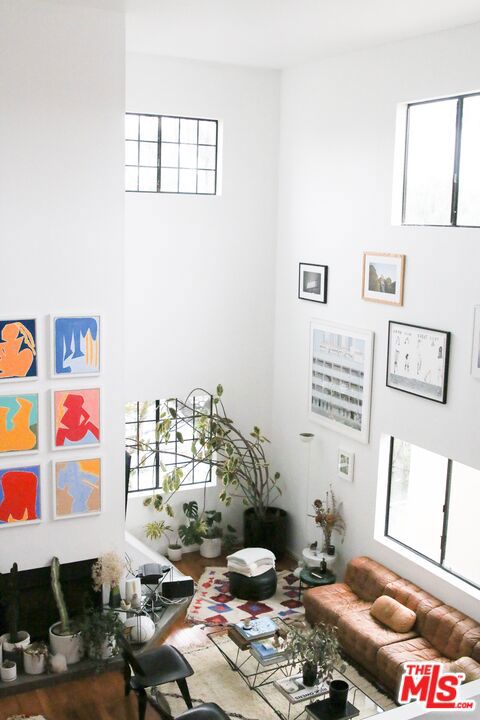 531 Venice Way, Venice CA: https://media.crmls.org/mediaz/3a220814-c84c-4809-b1fa-584e0856ff4b.jpg