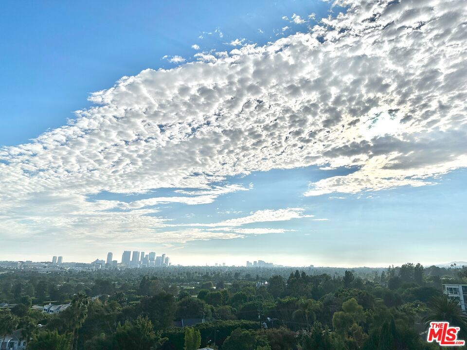 https://media.crmls.org/mediaz/3a236ae7-d5cf-4c01-aea0-6b142f338cfa.jpg?preset=X-Large