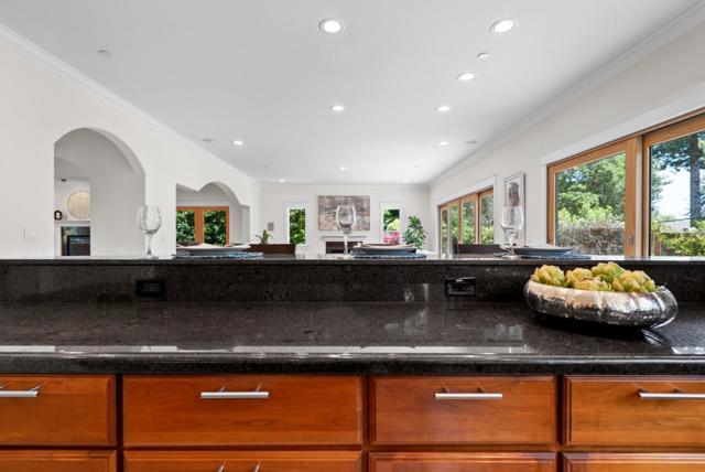 422 Mccormick Avenue, Capitola CA: https://media.crmls.org/mediaz/3a23d3e7-4076-45df-96e5-7875b51906c7.jpg