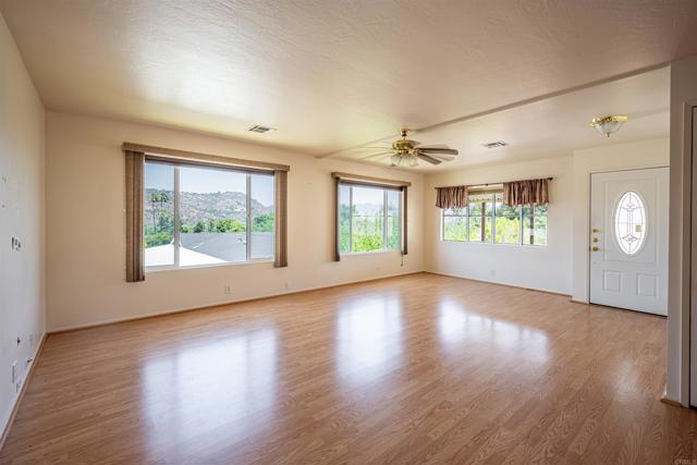 Detail Gallery Image 19 of 49 For 4650 Dulin #119,  Fallbrook,  CA 92028 - 2 Beds | 2 Baths