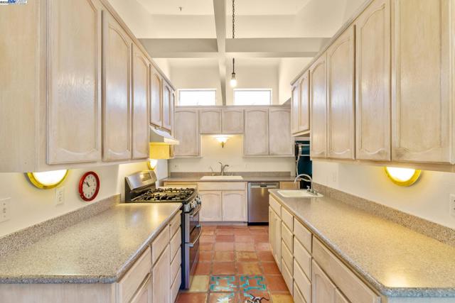 59480 Mines Rd, Livermore CA: https://media.crmls.org/mediaz/3a258576-f16f-4b27-8adf-f0cea8daabe6.jpg